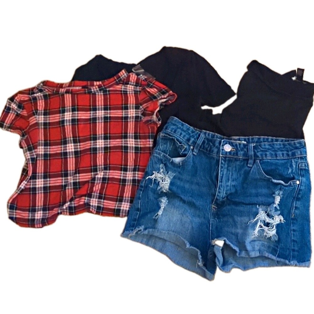 Four Piece Juniors Bundle - Forever 21, Bella Blue, Windsor